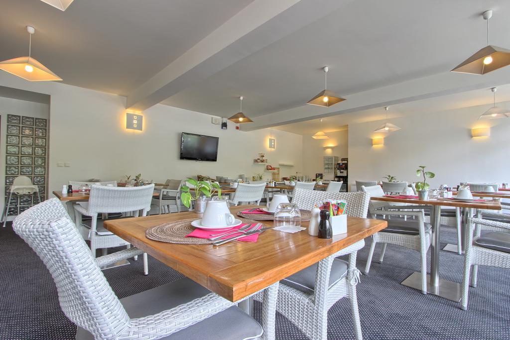 Logis Hotel & Restaurant - Le Manoir De Sauvegrain Saint-Lambert (Yvelines) Exterior foto